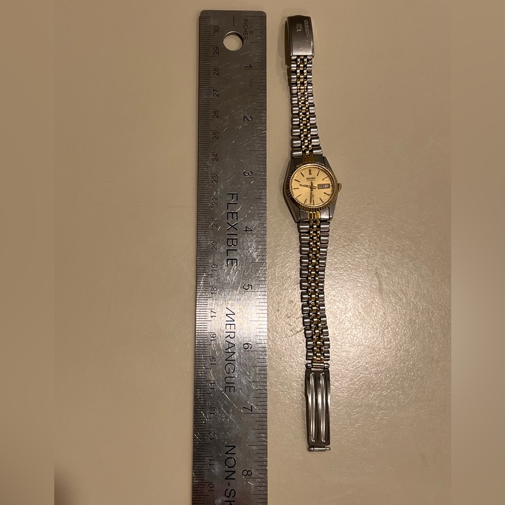 Seiko Two-Tone Women’s Watch - Picture 4 of 4